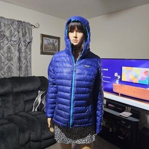 Patagonia Womens Vibrant Blue Hooded Puffer